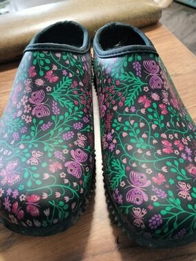 Western Chief Black Floral & Butterfly Slip-On Clogs